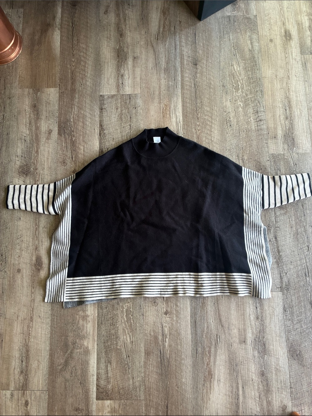 Main Strip Black Crewneck Sweater with Cream Striped Sleeves